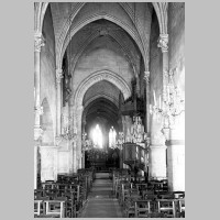 Vue intérieure de la nef vers le chœur, photo Molinard, culture.gouv.jpg